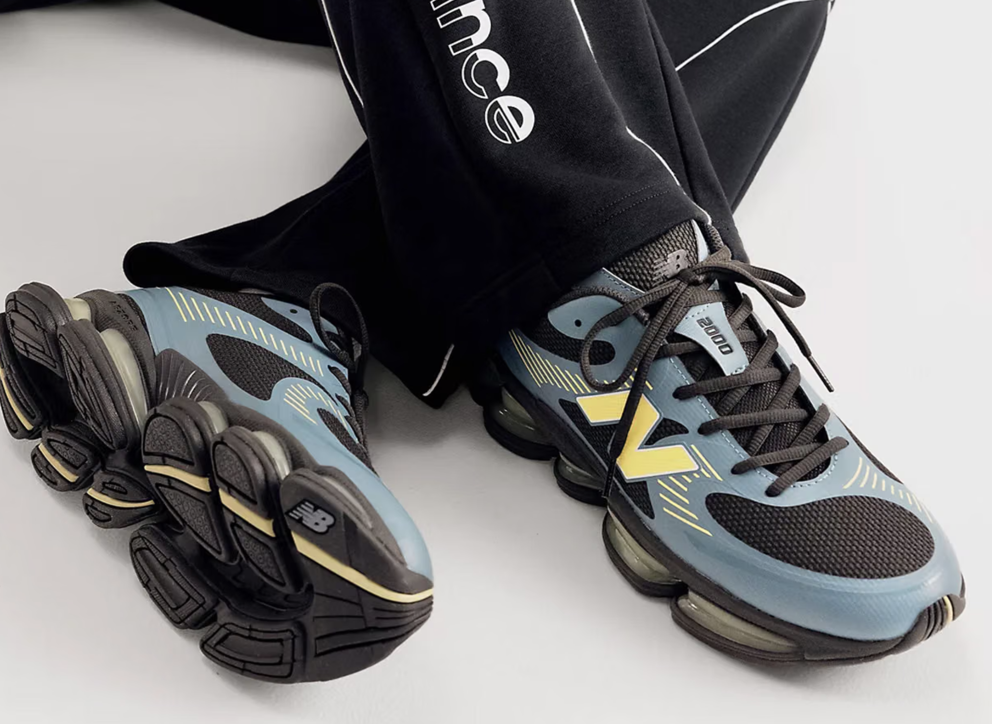 New Balance выпустил коллекцию Night Lights Pack (фото 4)