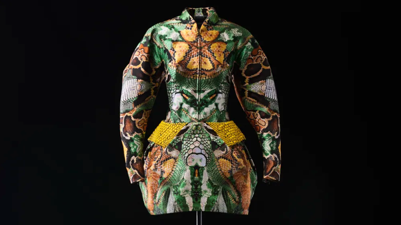 Fair Warning выставит на торги платье Yves Saint Laurent из коллекции Mondrian (фото 1)