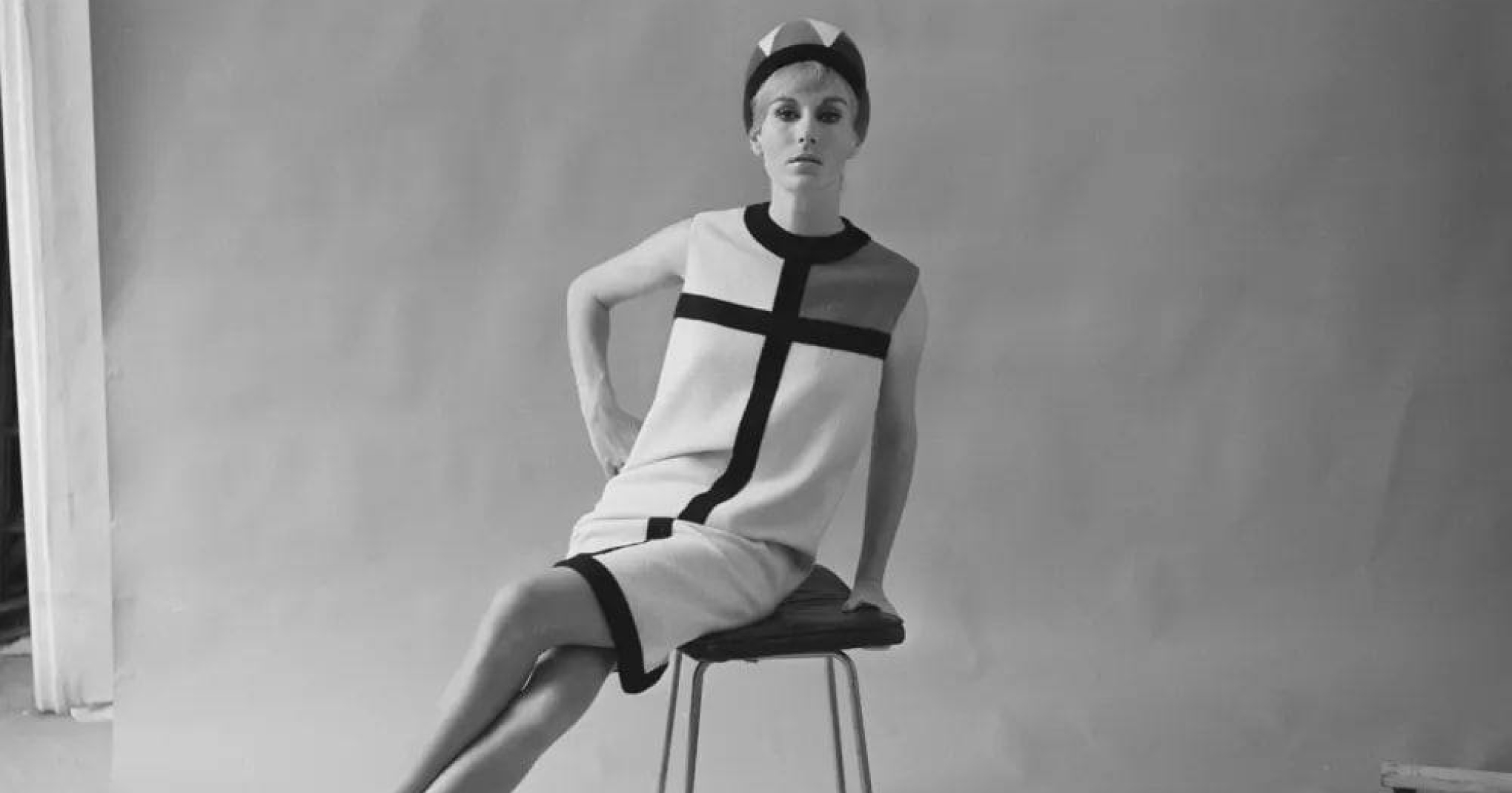 Fair Warning выставит на торги платье Yves Saint Laurent из коллекции Mondrian (фото 1)