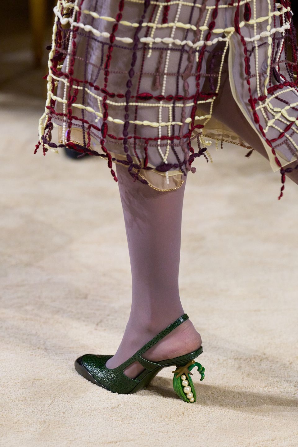 Как у Marc Jacobs и Chanel. Цветные колготки, чтобы скрасить дождливые будни (фото 4)