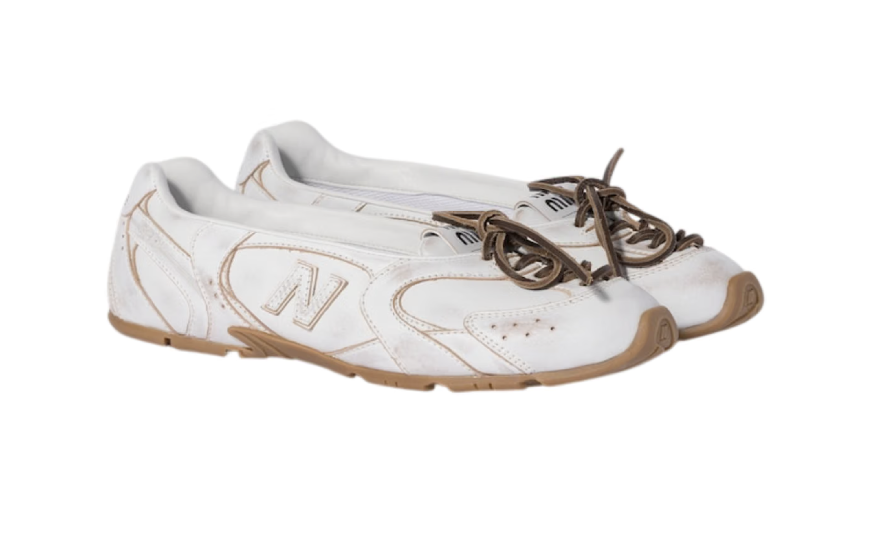 Miu Miu и New Balance выпустили кроссовки 530 Sl в форме балеток (фото 1)