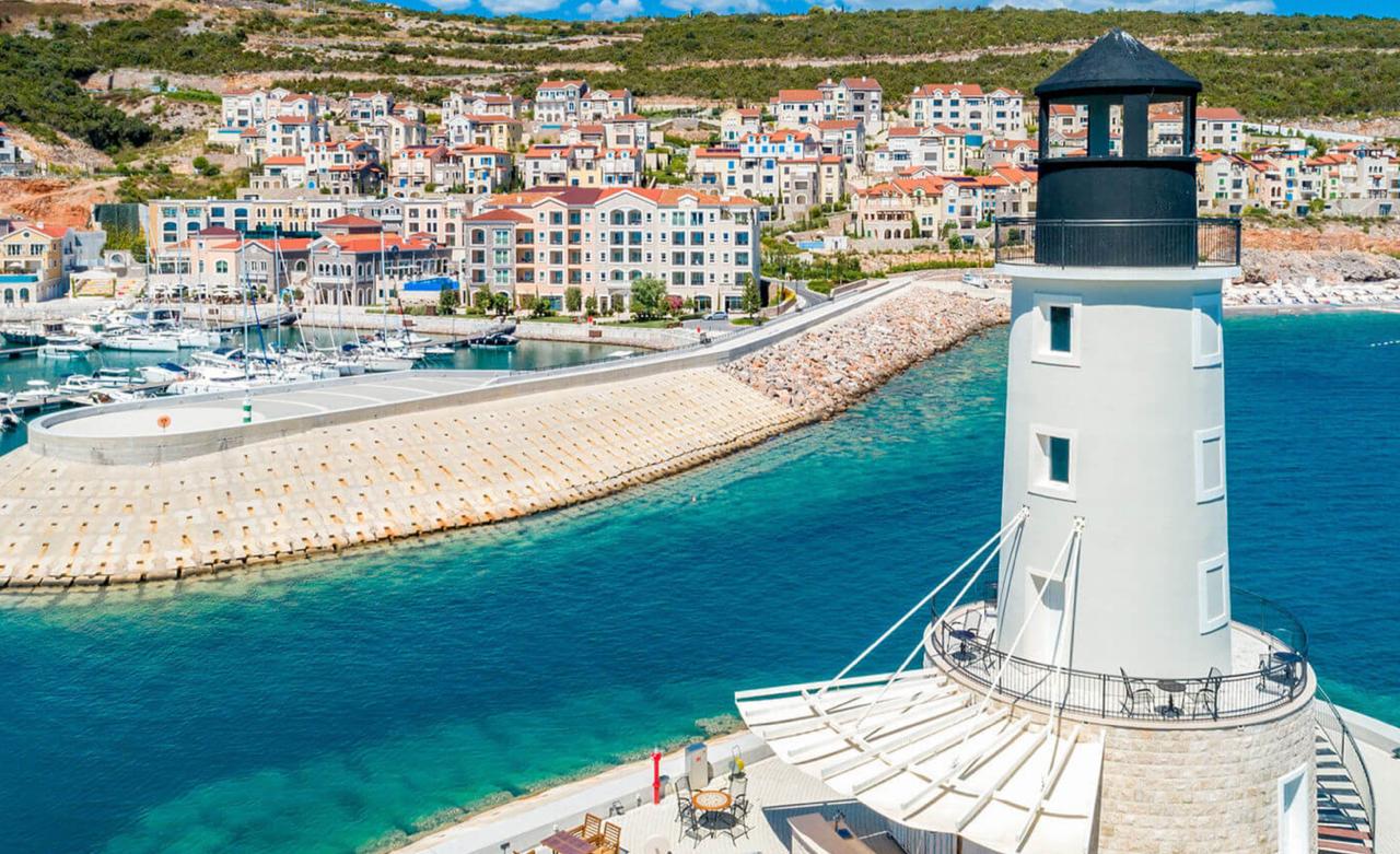 В Черногории строят город Luštica Bay с гольф-полем (фото 3)