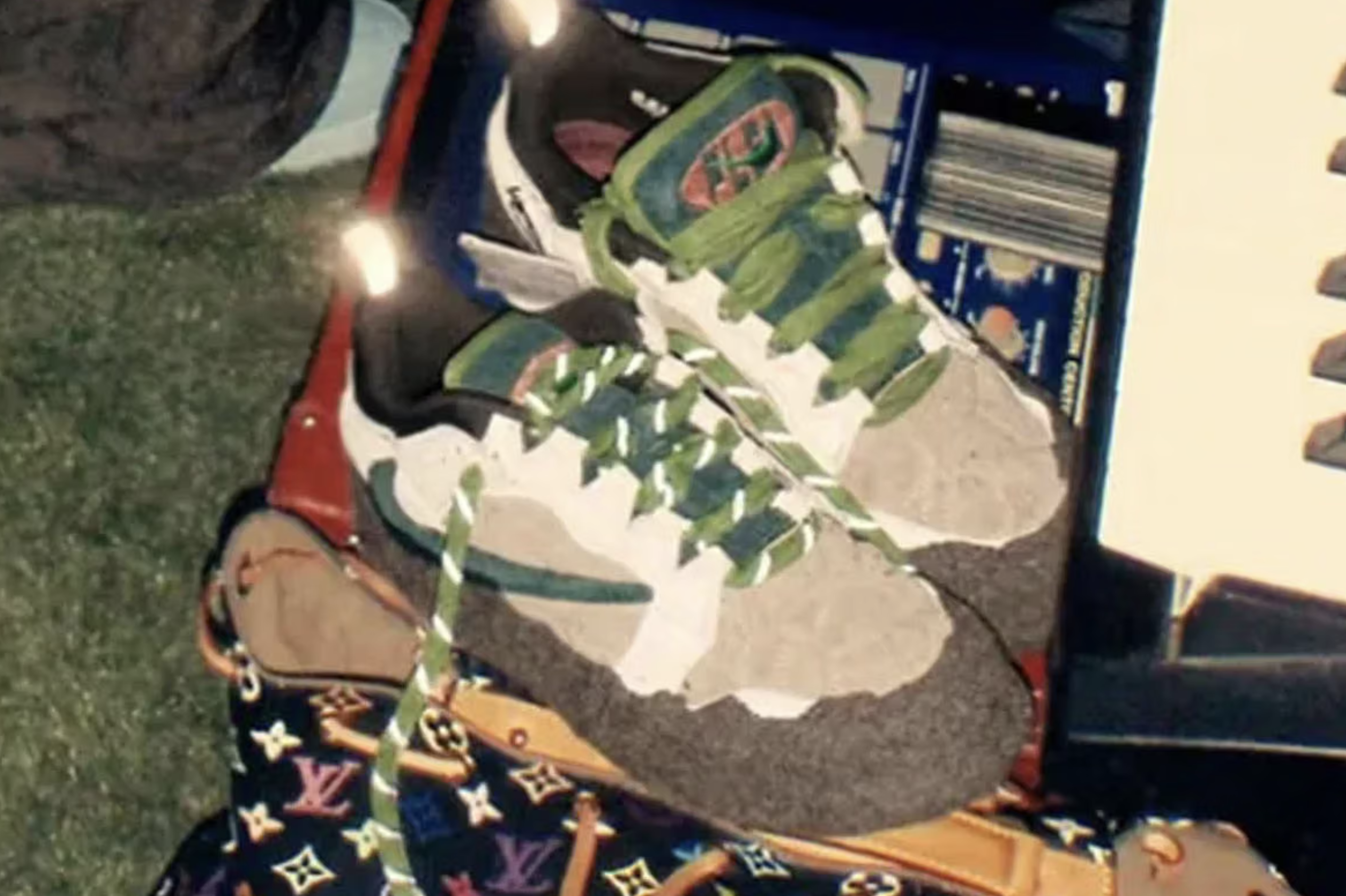 Трэвис Скотт, CPFM и Nike выпустят кроссовки Flea (фото 1)
