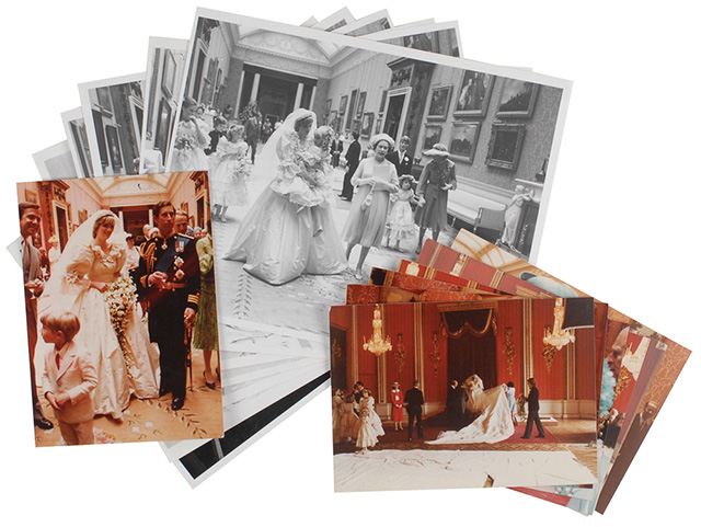 Неизвестные снимки со свадьбы принцессы Дианы выставили на аукцион (фото 1)