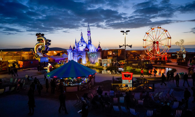 Закрытие развлекательного парка Бэнкси (фото 1)