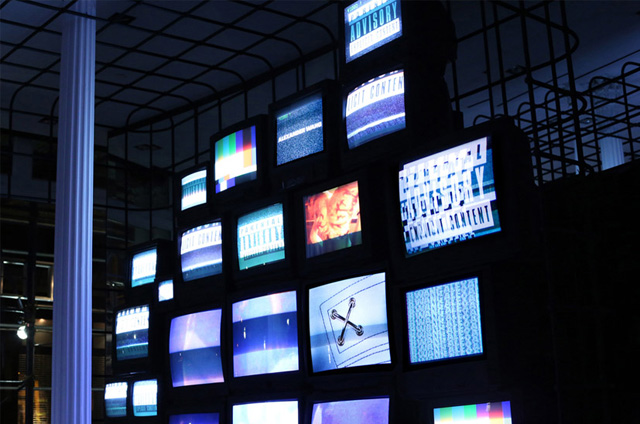 Телевизионная стена в нью-йоркском бутике Alexander Wang (фото 3)