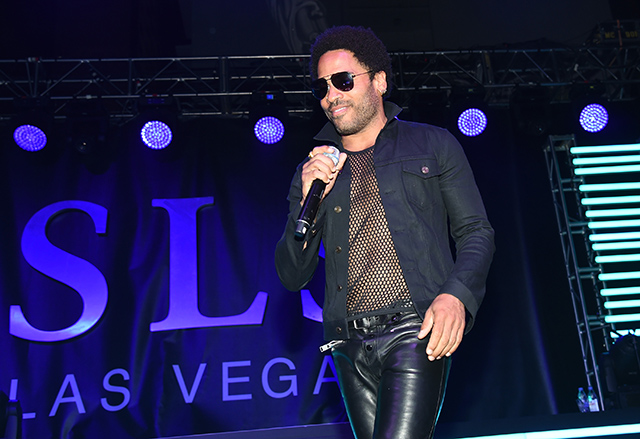 Дита фон Тиз и Рита Ора на открытии отеля в Лас-Вегасе (фото 4)