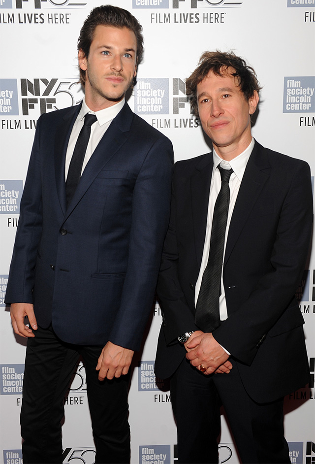 Гаспар Ульель и Бертран Бонелло на премьере фильма в Нью-Йорке, сентябрь 2014 "Сен-Лоран. Стиль — это я" покажут в рамках Aurora Fashion Week (фото 1)