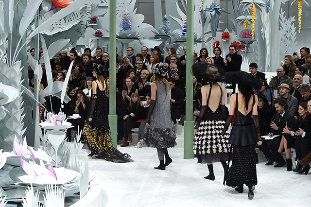 Неделя высокой моды в Париже: Chanel, весна 2015 (фото 2)