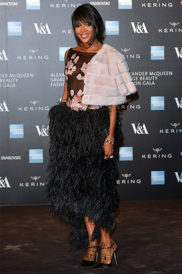 Вечер в честь открытия выставки Alexander McQueen: Savage Beauty в V&A (фото 2)
