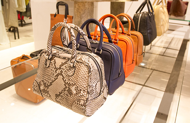 Loewe открыли магазин с амбаром внутри (фото 7)