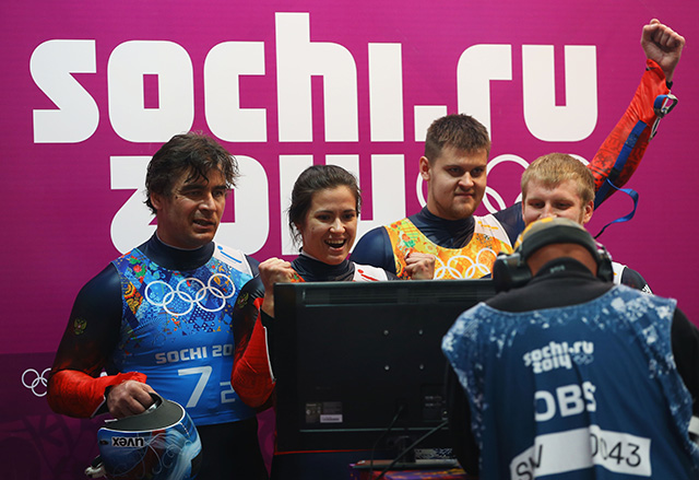 Альберт Демченко, Татьяна Иванова, Александр Денисьев и Владислав Антонов — наша серебряная санная команда Олимпийский дневник Полины Киценко. Часть V (фото 8)