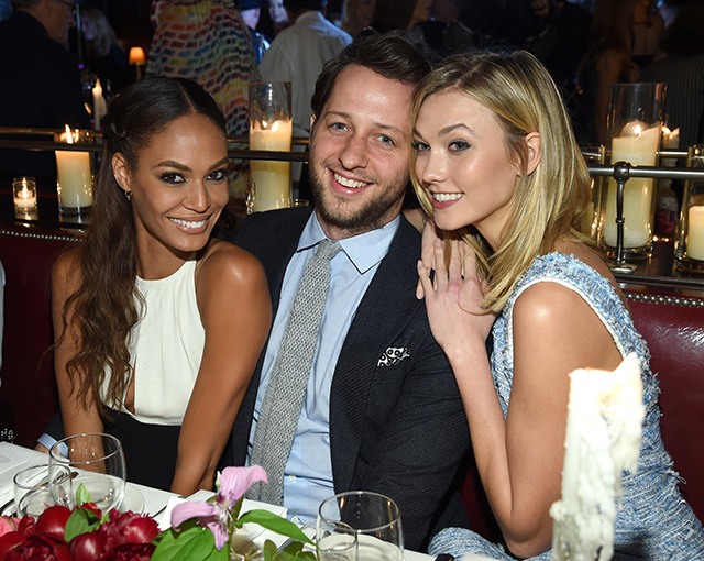 Джоан Смоллз, Дерек Бласберг и Карли Клосс Ужин Chanel на Tribeca Film Festival (фото 2)