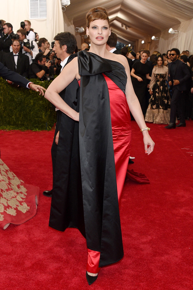 Линда Евангелиста Гости Met Gala 2015 (фото 48)