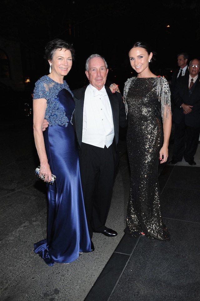 Диана Тейлор, Майкл Блумберг и Джорджина Блумберг Afterparty Майкла Корса в отеле The Mark (фото 15)