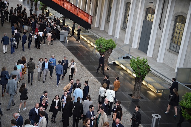 Коктейль по случаю открытия фонда Prada в Милане (фото 8)