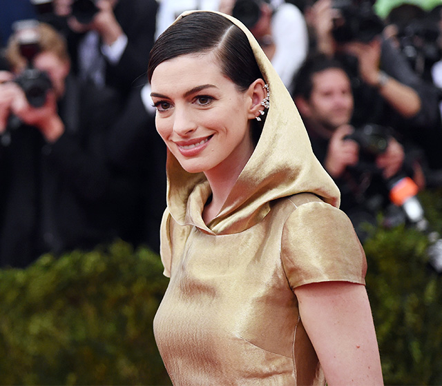 Энн Хэтэуэй Гости Met Gala 2015 (фото 35)