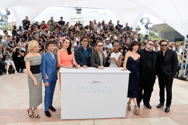 Сиенна Миллер, Ксавье Долан, Росси де Пальма, Джоэл и Итан Коэны, Рокия Траоре, Софи Марсо, Гильермо дель Торо и Джейк Джилленхол Канны-2015: фотоколл жюри (фото 7)