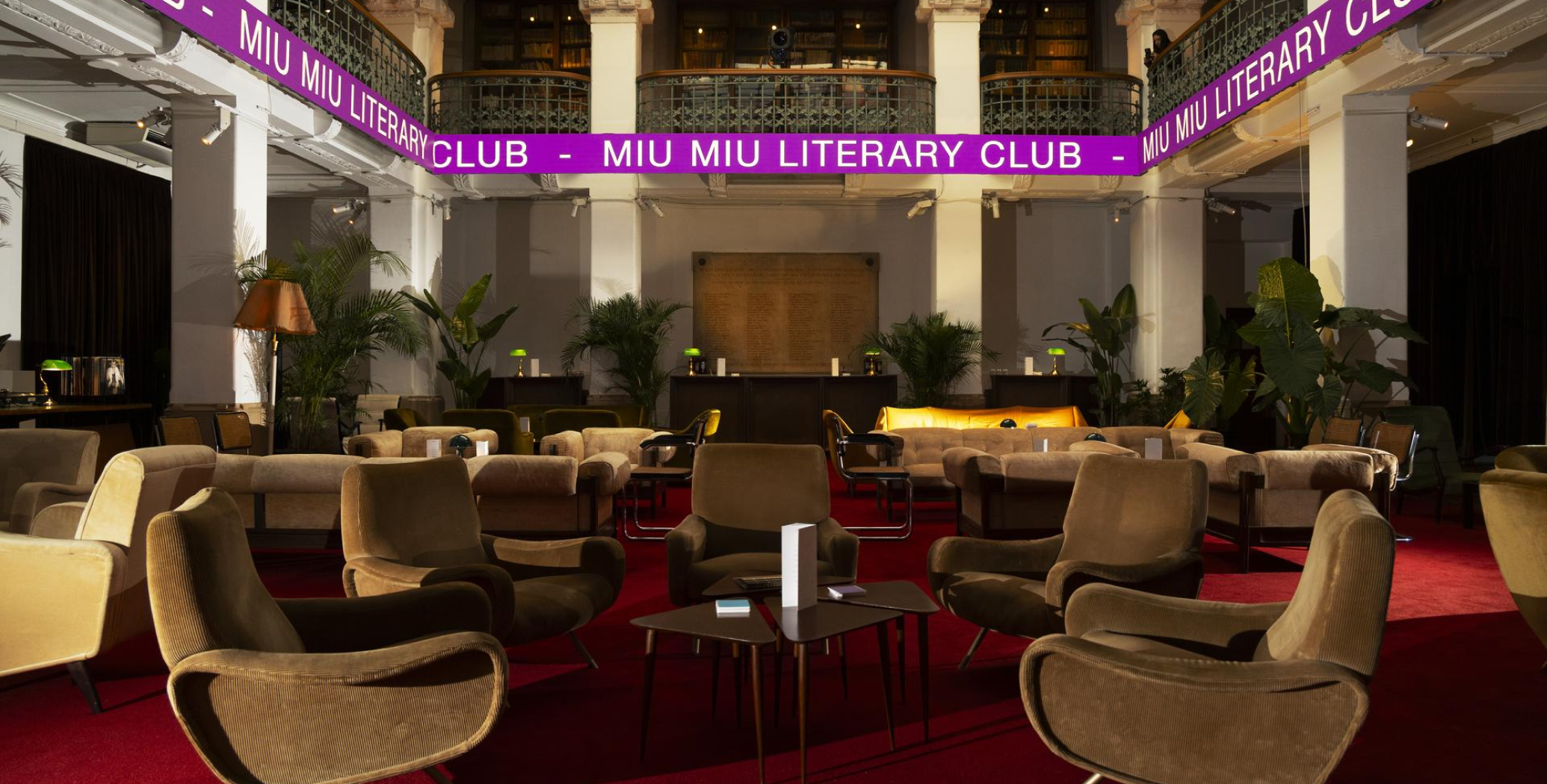 Miu Miu провел первый литературный клуб Writing Life