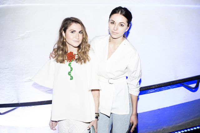 Лаура Джугелия и Яна Валенсия Гости показа Ruban осень-зима 2016/17 (фото 29)