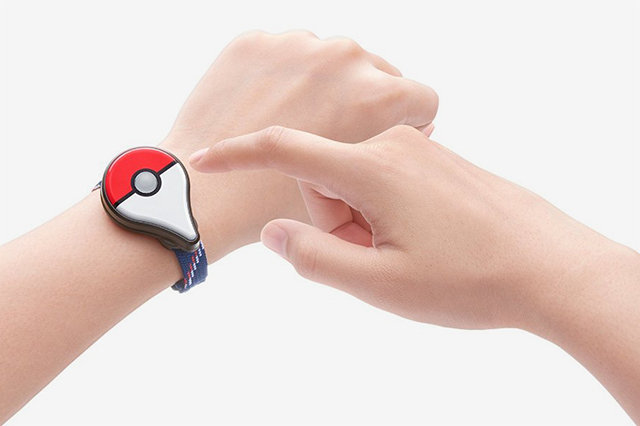 Невышедший браслет для игры Pokémon Go уже раскупили (фото 2)