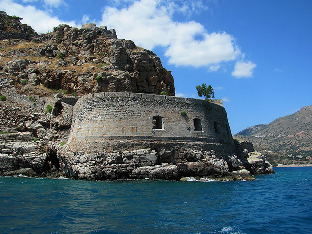 остров Спиналонга Путешествие на Крит: Элунда и ее головокружительные красоты (фото 7)