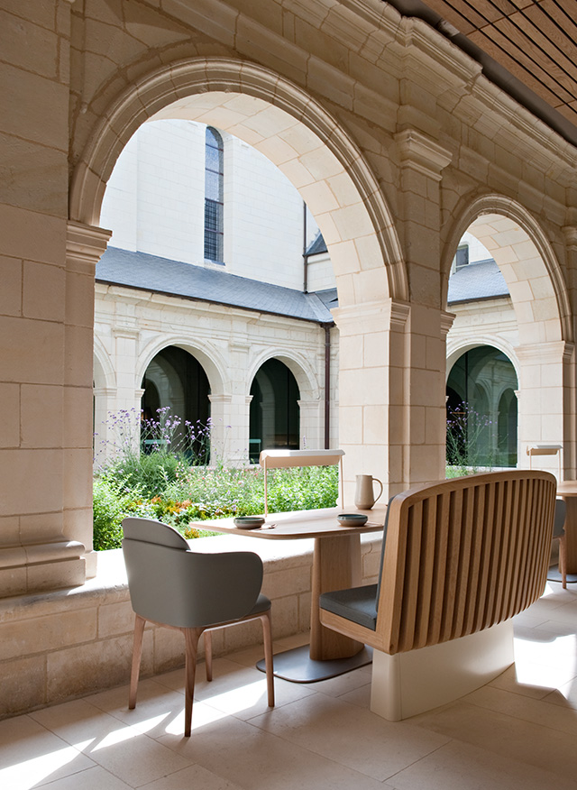 Отель Fontevraud в нефах французского аббатства (фото 8)
