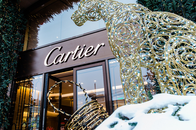 Новогодняя елка в бутике Cartier (фото 11)