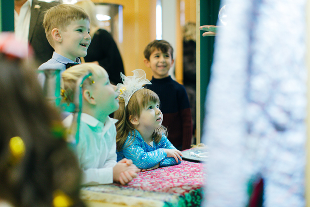 Новогодняя елка в бутике Cartier (фото 5)