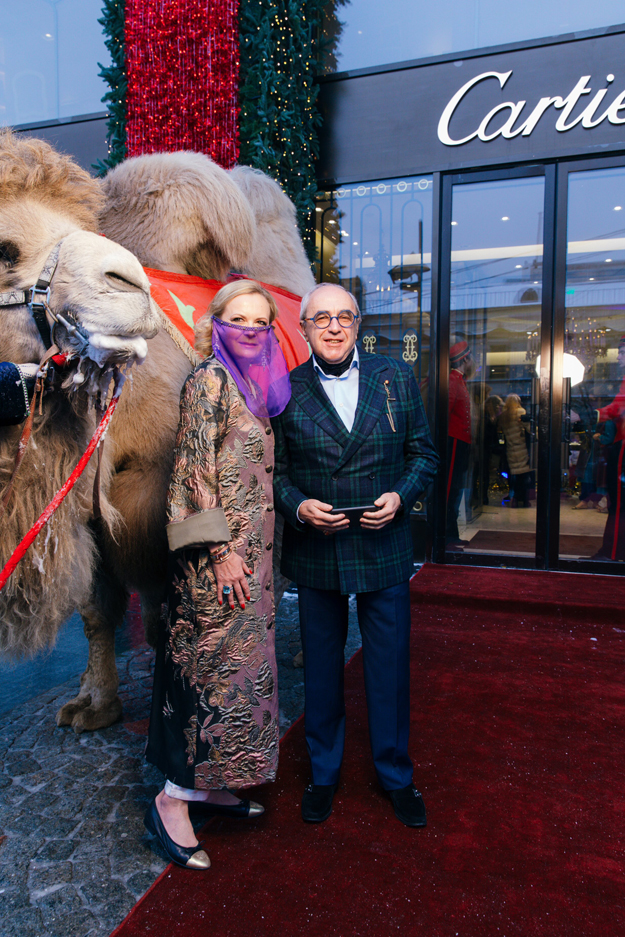 Новогодняя елка в бутике Cartier (фото 9)