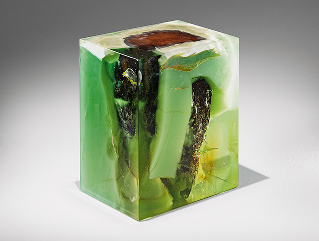 Стул AP Jade 1', диз. Nucleo. Ammann Gallery Негласная борьба: современное искусство и дизайн (фото 1)