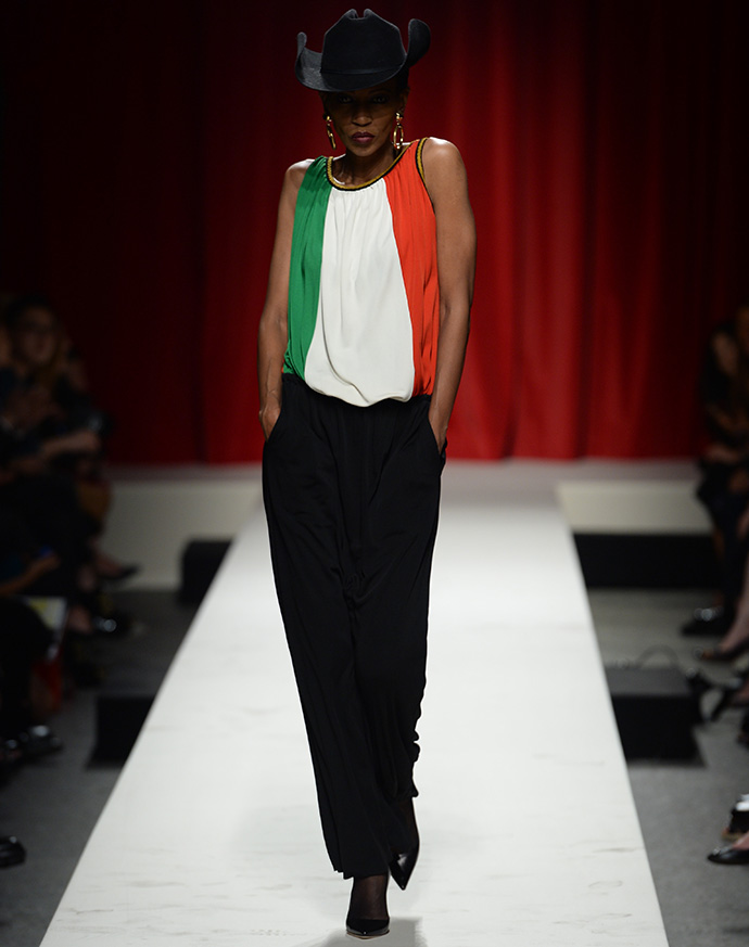 Обзор Buro 24/7: Moschino, весна-лето 2014 (фото 1)