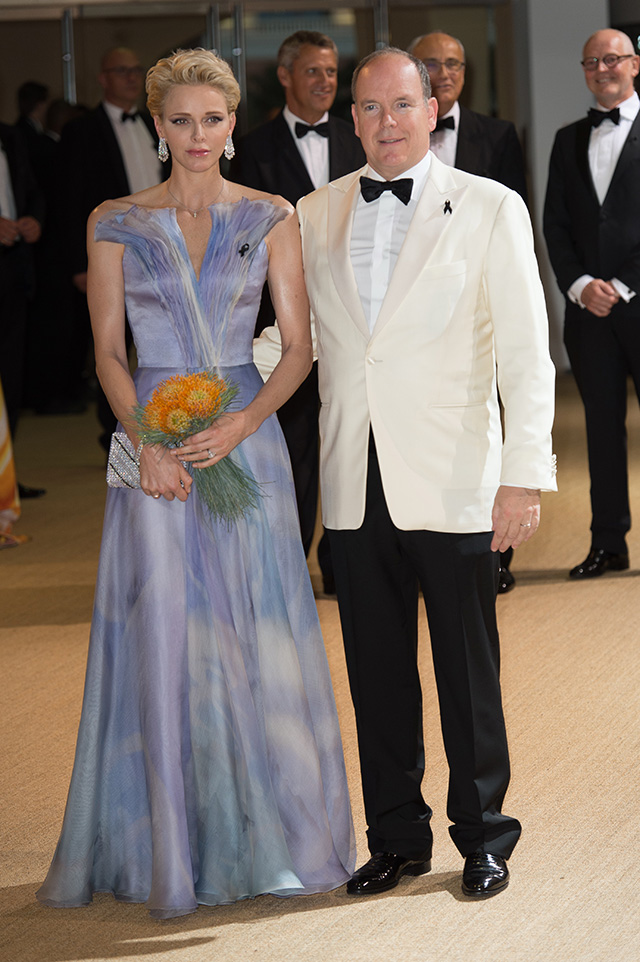 Княгиня Шарлин и князь Альбер II 68-й гала-бал Красного Креста в Монако (фото 3)