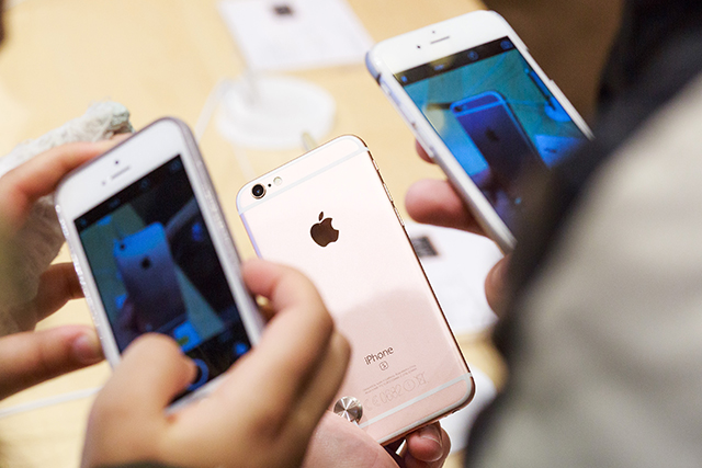 Самый популярный — розовый: iPhone 6s и iPhone 6s Plus теперь и в Москве (фото 2)