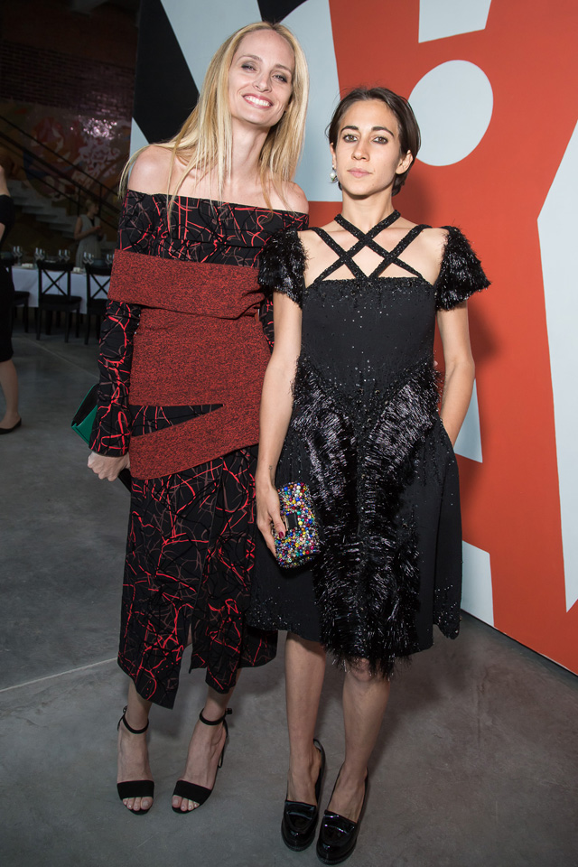 Лорен Санто Доминго и Дельфина Делеттре Фенди Открытие года: новое здание музея современного искусства "Гараж" (фото 31)