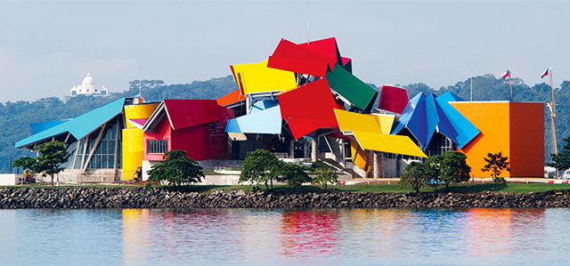 Биомузей в Панама-Сити, проект Ф. Гери Кто поможет пережить осень? Агенты влияния — вещи, наряды и предметы, способные в одночасье изменить жизнь (фото 1)