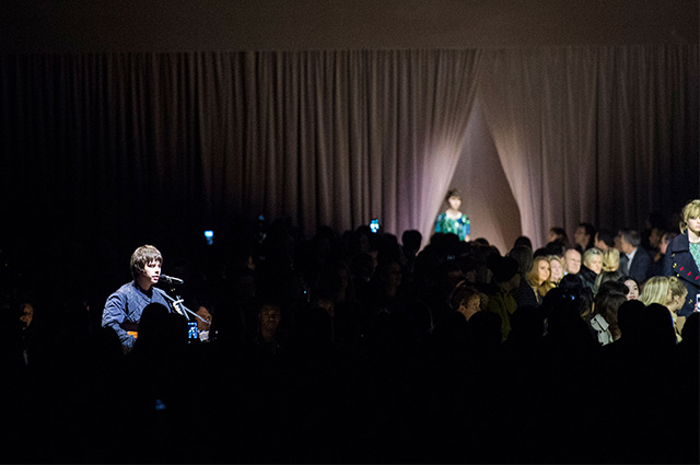 Обзор Buro 24/7: Burberry, осень-зима 2016 (фото 2)