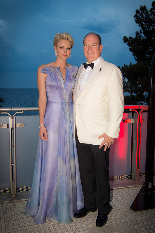 Княгиня Шарлин и князь Альбер II 68-й гала-бал Красного Креста в Монако (фото 2)