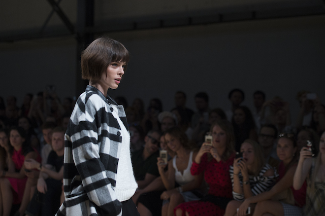 Коко Роша на показе Mango в Москве (фото 2)