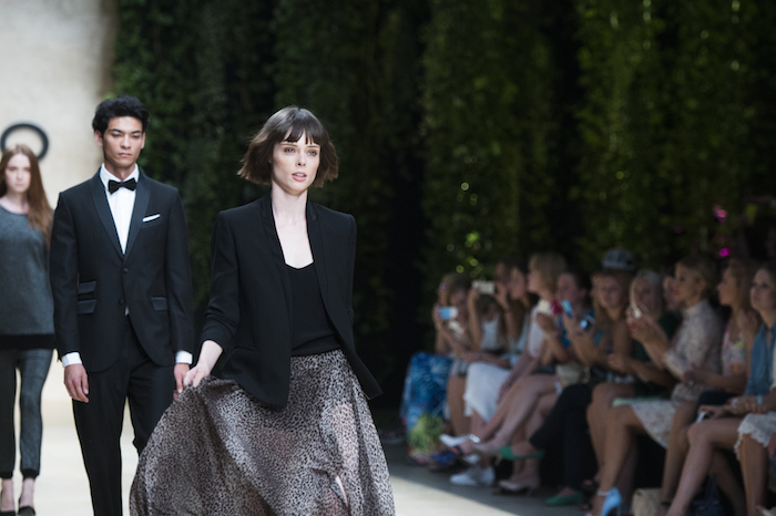 Коко Роша на показе Mango в Москве (фото 1)