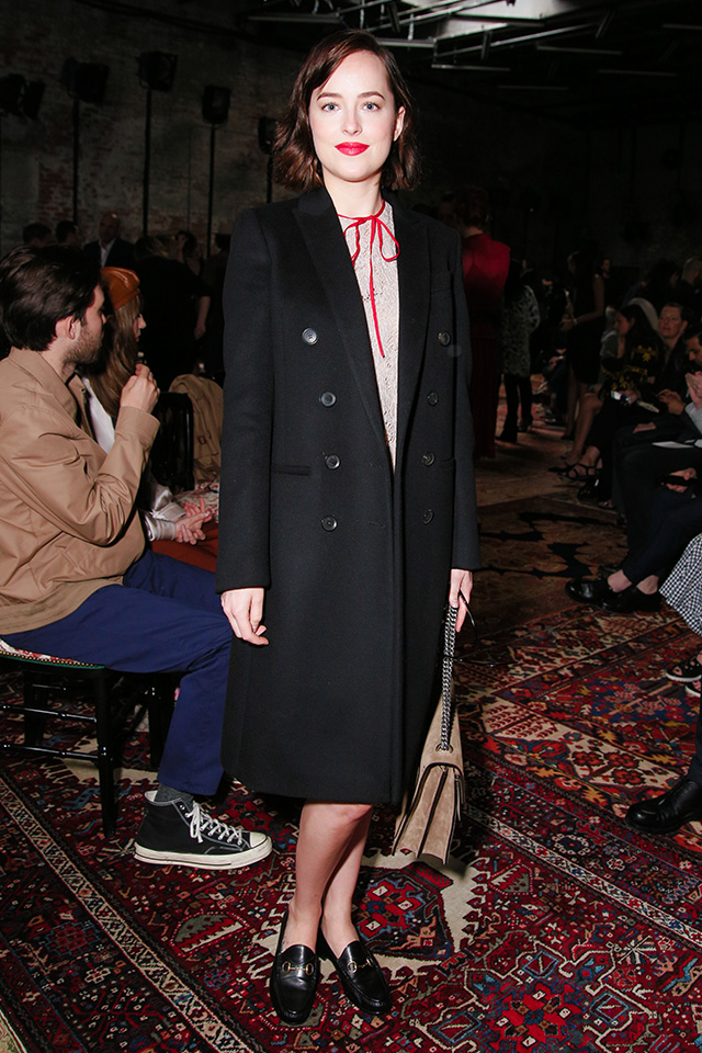 Дакота Джонсон Гости показа Gucci, resort 2016 (фото 6)