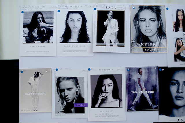 Backstage показа Delpozo, осень-зима 2015 (фото 18)