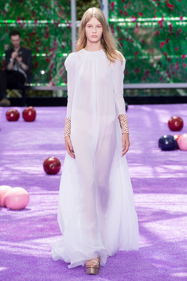 Знакомьтесь: новая муза Рафа Симонса юная модель София Мечетнер (фото 1)