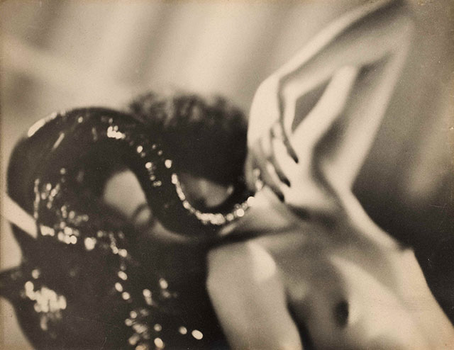 Donna con serpente. Фотограф Maggiorino Gramaglia Bulgari открыл выставку SerpentiForm (фото 9)