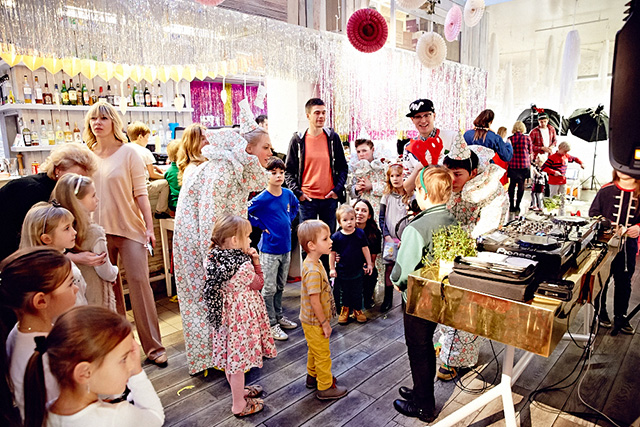 Детский новогодний праздник в "КМ 20" (фото 13)