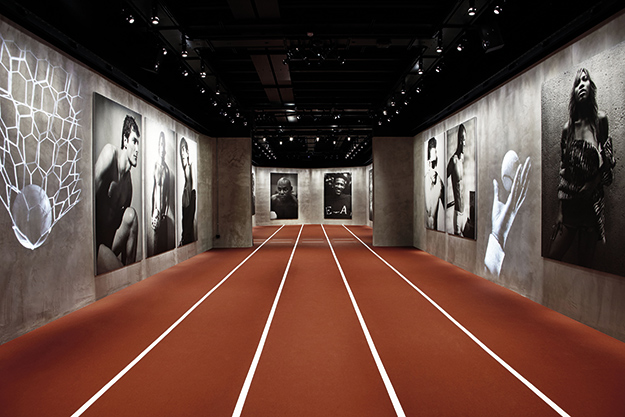 Giorgio Armani открывает фотовыставку, посвященную спорту и атлетам (фото 1)