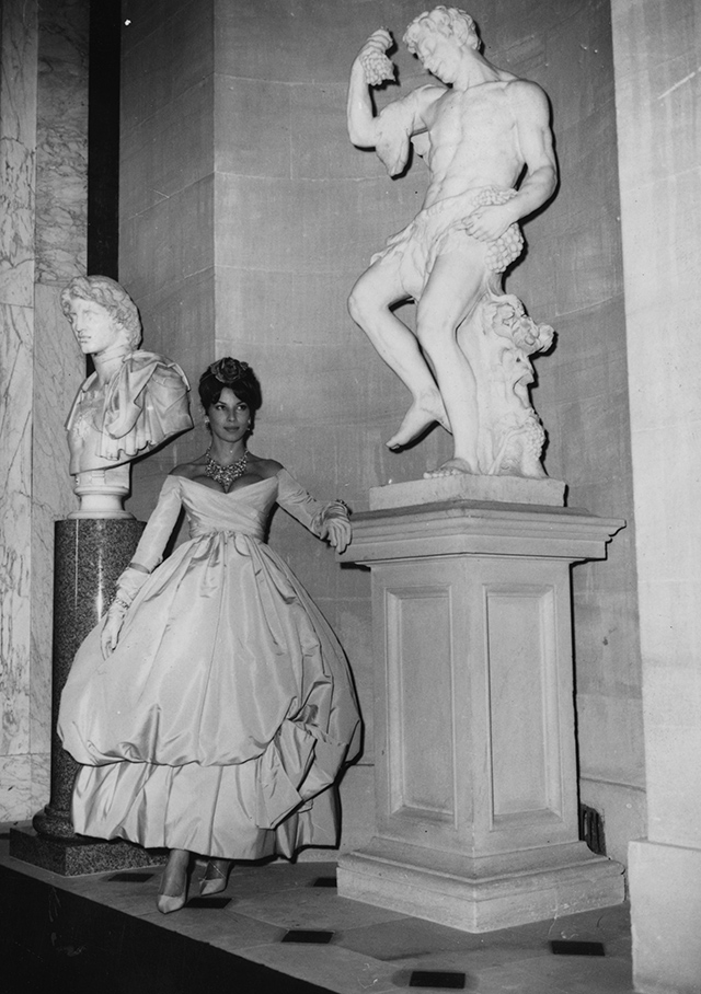 Показ новой коллекции Dior пройдет в Бленхеймском дворце в Англии (фото 1)