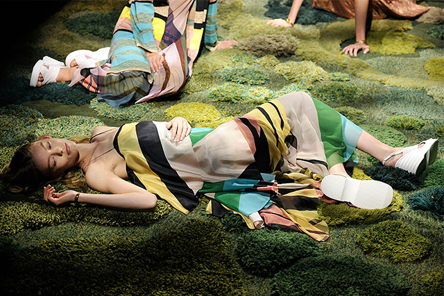 "Сенсациями" в моде сегодня становятся исключительно маркетинговые ходы, а не находки модельеров" (фото 7)