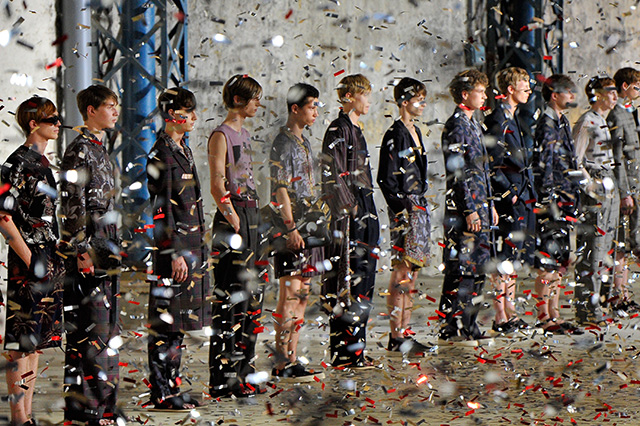 "Сенсациями" в моде сегодня становятся исключительно маркетинговые ходы, а не находки модельеров" (фото 12)