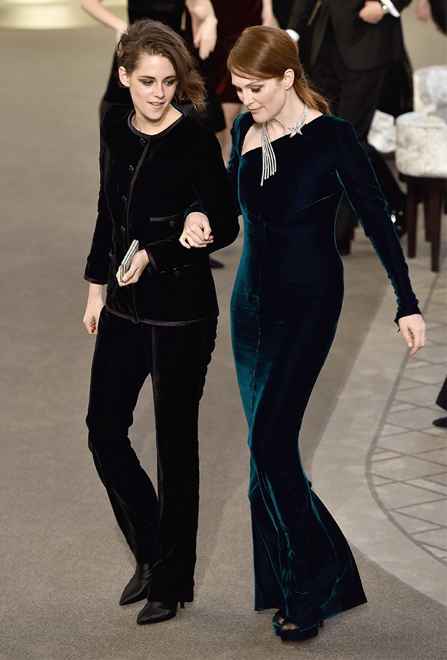 Кристен Стюарт и Джулианна Мур Неделя высокой моды в Париже: гости показа Chanel (фото 3)